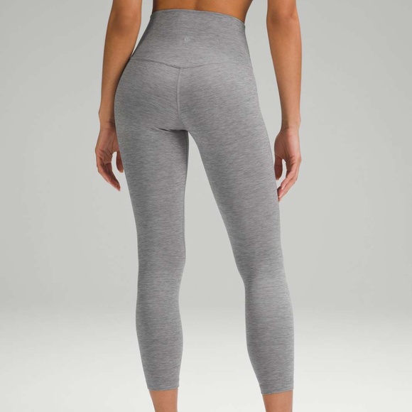 🍋Lululemon Gray Align Leggings🍋 - Picture 2 of 7